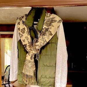 Olive Green Puffer Vest (Large)
